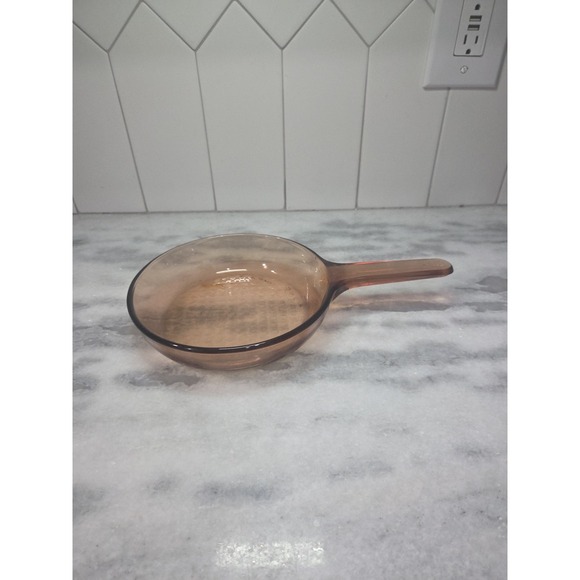 Vision Corning Ware Amber Glass 7" Skillet Waffle Bottom Fry Pan Pyrex USA - Picture 1 of 8